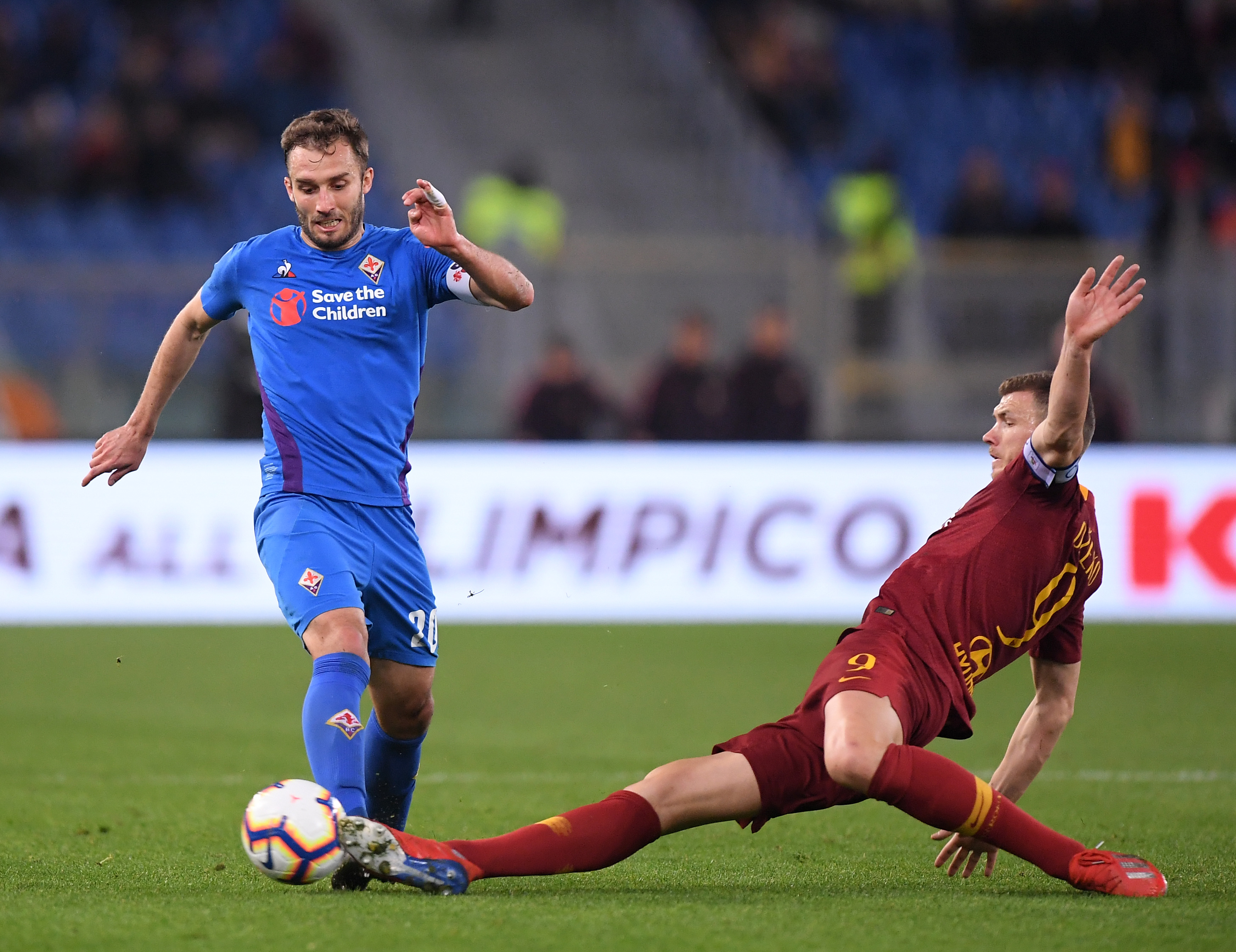 小卡空砍36+7哈登梦游，鲍威尔轰30分手刃旧主，热火送快船5连败（小卡36+7难救主，哈登低迷；鲍威尔30分复仇旧主，热火送快船五连败）