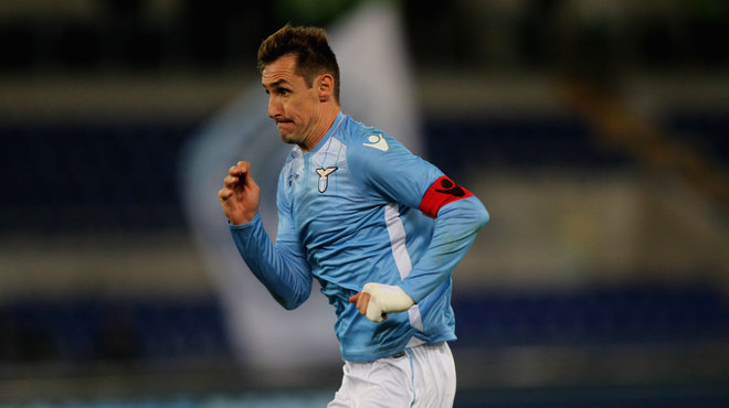 西甲第19轮巴萨主场3-1逆转马竞 奥尔莫进球（西甲第19轮：巴萨主场3-1逆转马竞，奥尔莫破门）