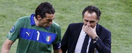 范德萨：经常和基耶利尼讨论尤文；希望库普再次证明自己价值（范德萨：常与基耶利尼聊尤文，盼库普再度展现身价）