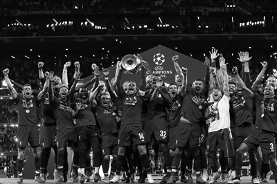 伊尔迪兹终结反击,奥利维拉防线失误留空档（伊尔迪兹反击破门，奥利维拉防线失误送出空当）