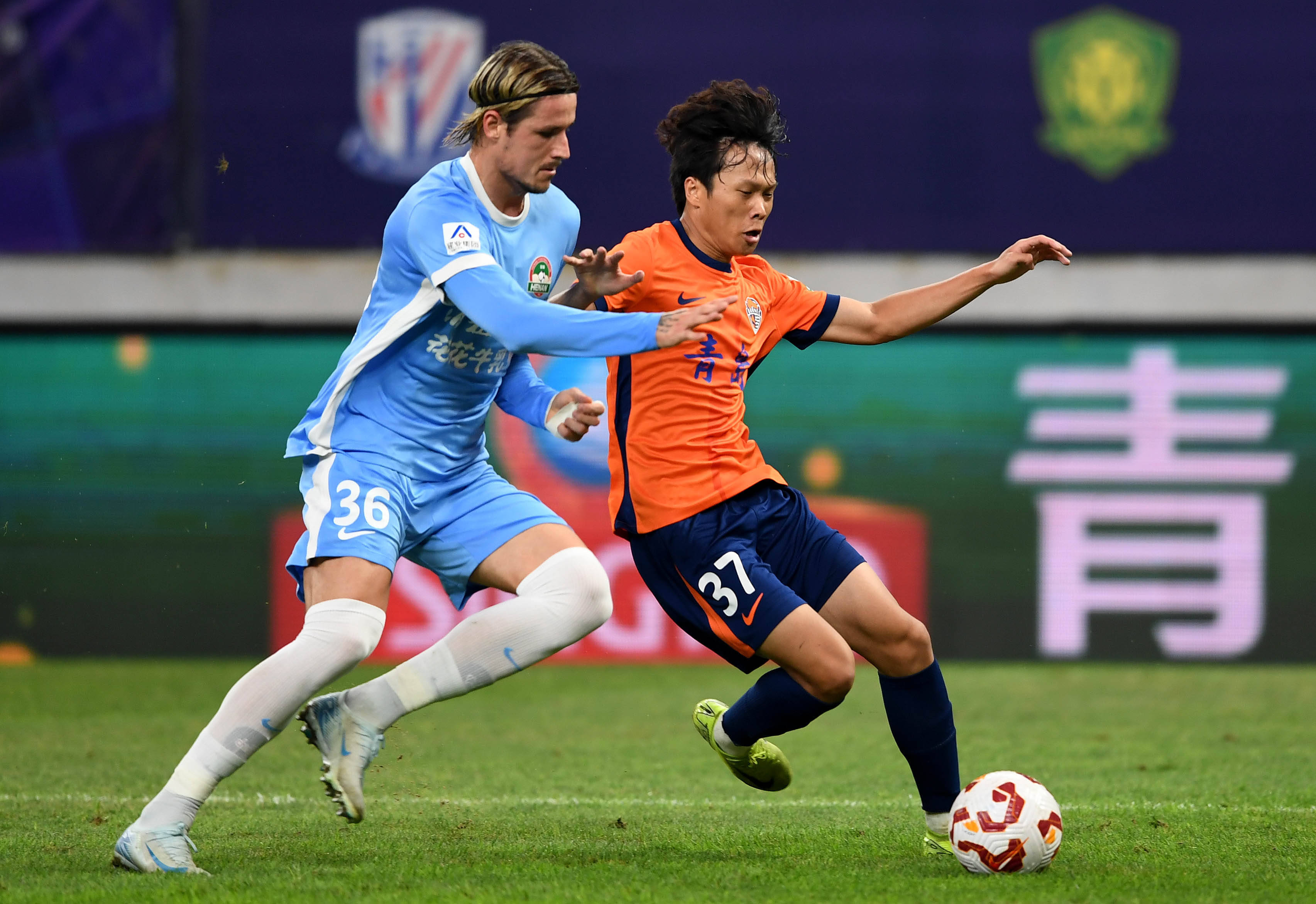 老将替补改变局势，主帅称其不可替代（老将替补力挽狂澜，主帅称其无人可替）