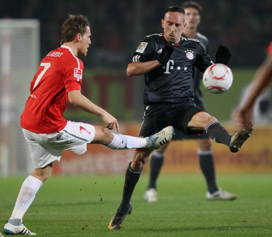 孔德打进两球，赛后收获9.7的虎扑评分！（孔德梅开二度，赛后斩获虎扑9.7高分！）