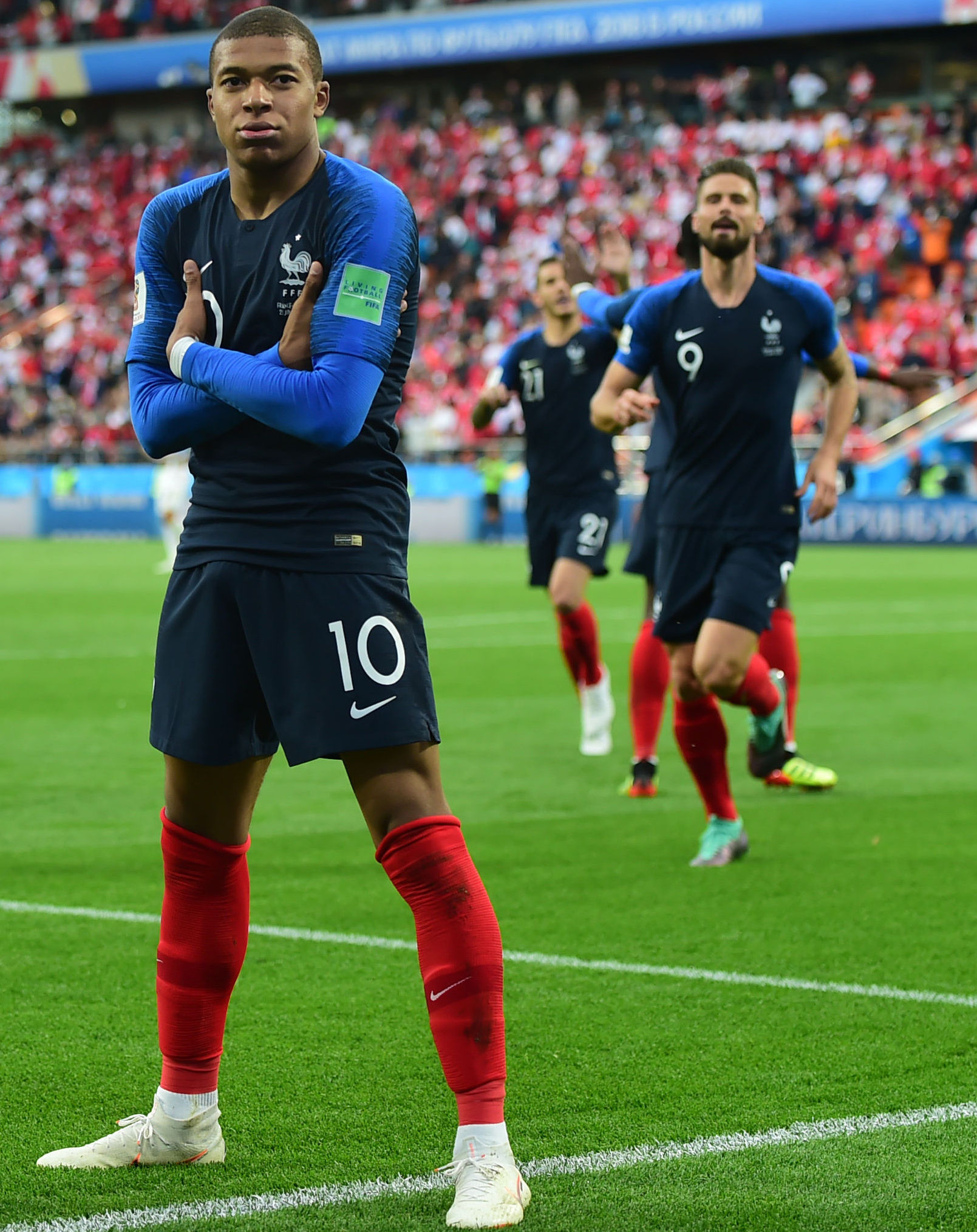 会员大会上施洛特贝克没和凯尔握手，记者：相关人员说没矛盾（会员大会上施洛特贝克未与凯尔握手，记者称相关人士表示双方无矛盾）