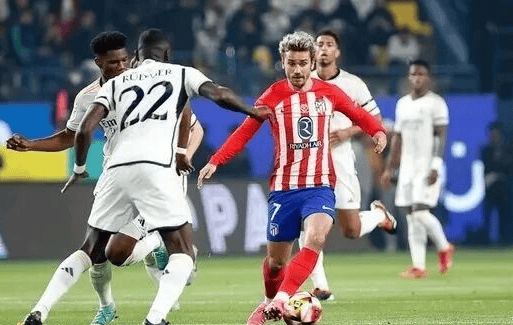 K77成为历史首位为法国俱乐部在两项国际赛事决赛破门的球员（K77改写纪录：首位代表法国俱乐部在两项国际赛事决赛破门的球员）